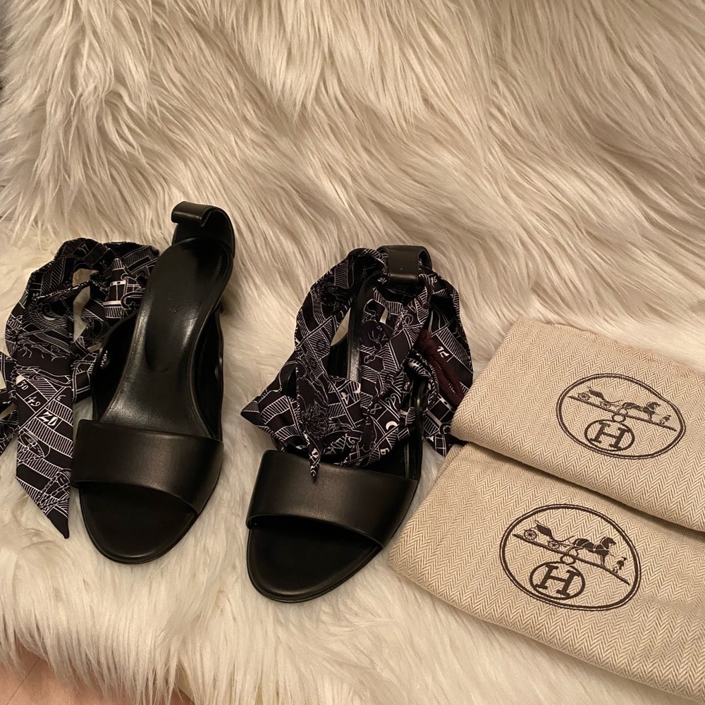 Rare and Beautiful Hermes Scarf Sandals Black size 35.5 - Picture 2 of 13